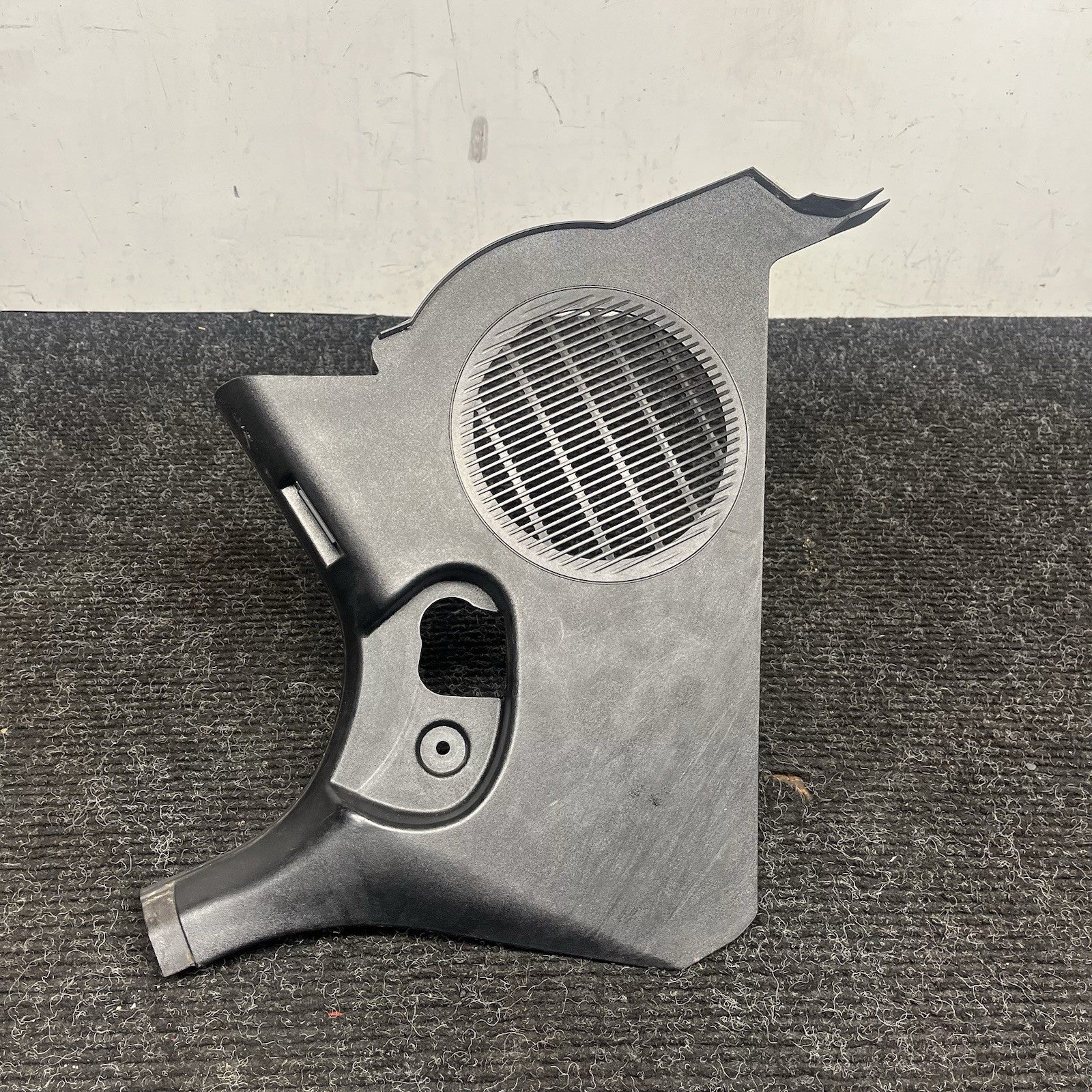☑️ 03-08 BMW Z4 E85 Roadster Front Left Driver Door Kick Panel Trim 7016991 OEM