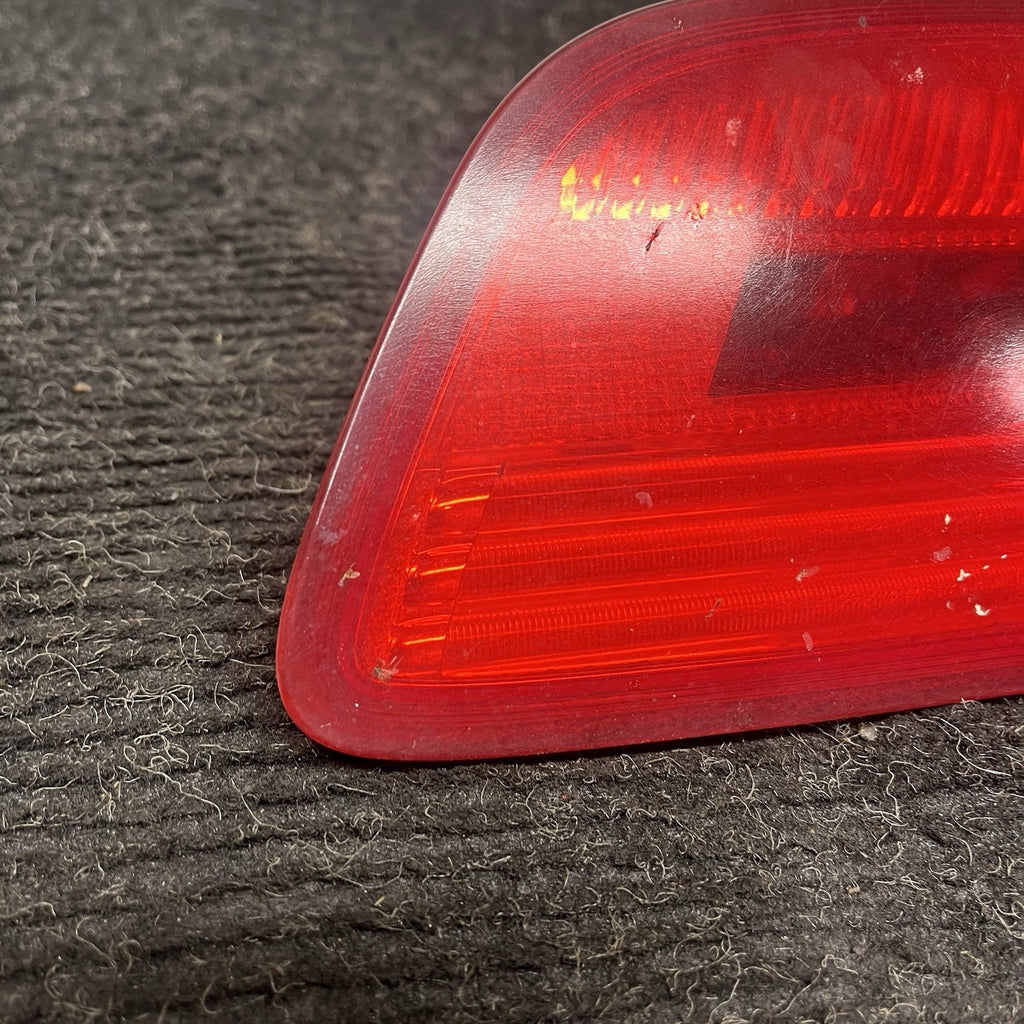 ☑️ 2007-2010 BMW E92 328i 335i COUPE INNER PASSENGER TAIL LIGHT PRE-LCI OEM NOTE