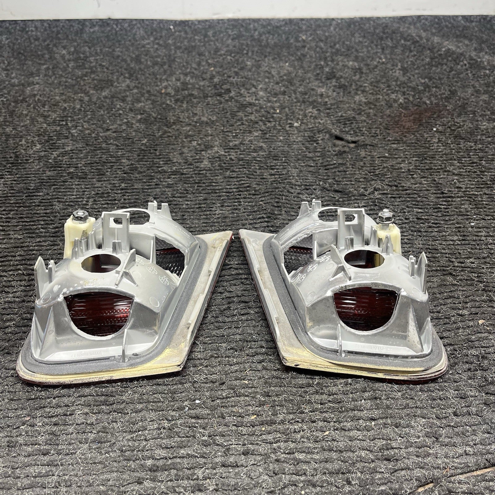 ☑️ DEPO Red/Clear SEDAN Inner Tail Lights PAIR 1999-2005 BMW 3-Series E46