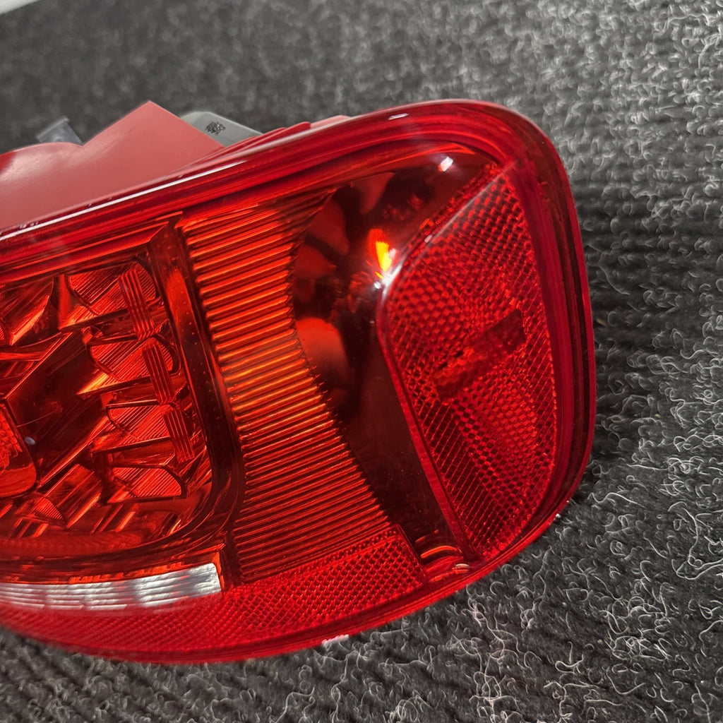☑️ 09-12 Audi A4 Quattro Passenger Right Rear Outer Taillight Light Lamp OEM