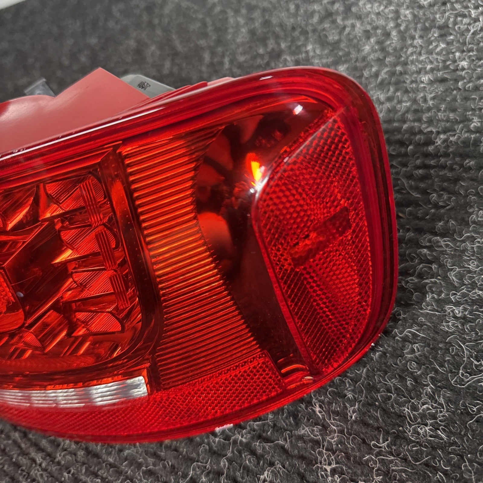 ☑️ 09-12 Audi A4 Quattro Passenger Right Rear Outer Taillight Light Lamp OEM
