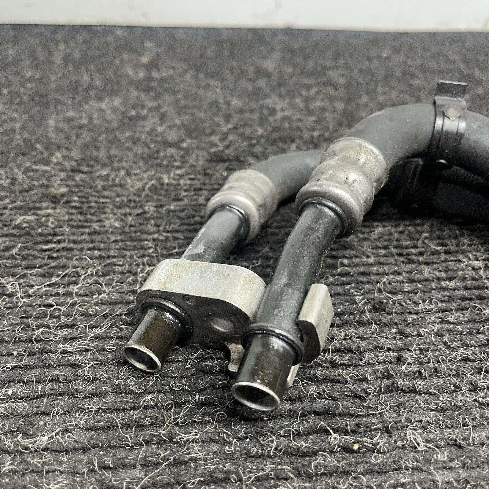 ☑️ 07-11 BMW E82 E88 E90 E92 135I 335I ENGINE OIL COOLER COOLING LINES HOSE PAIR