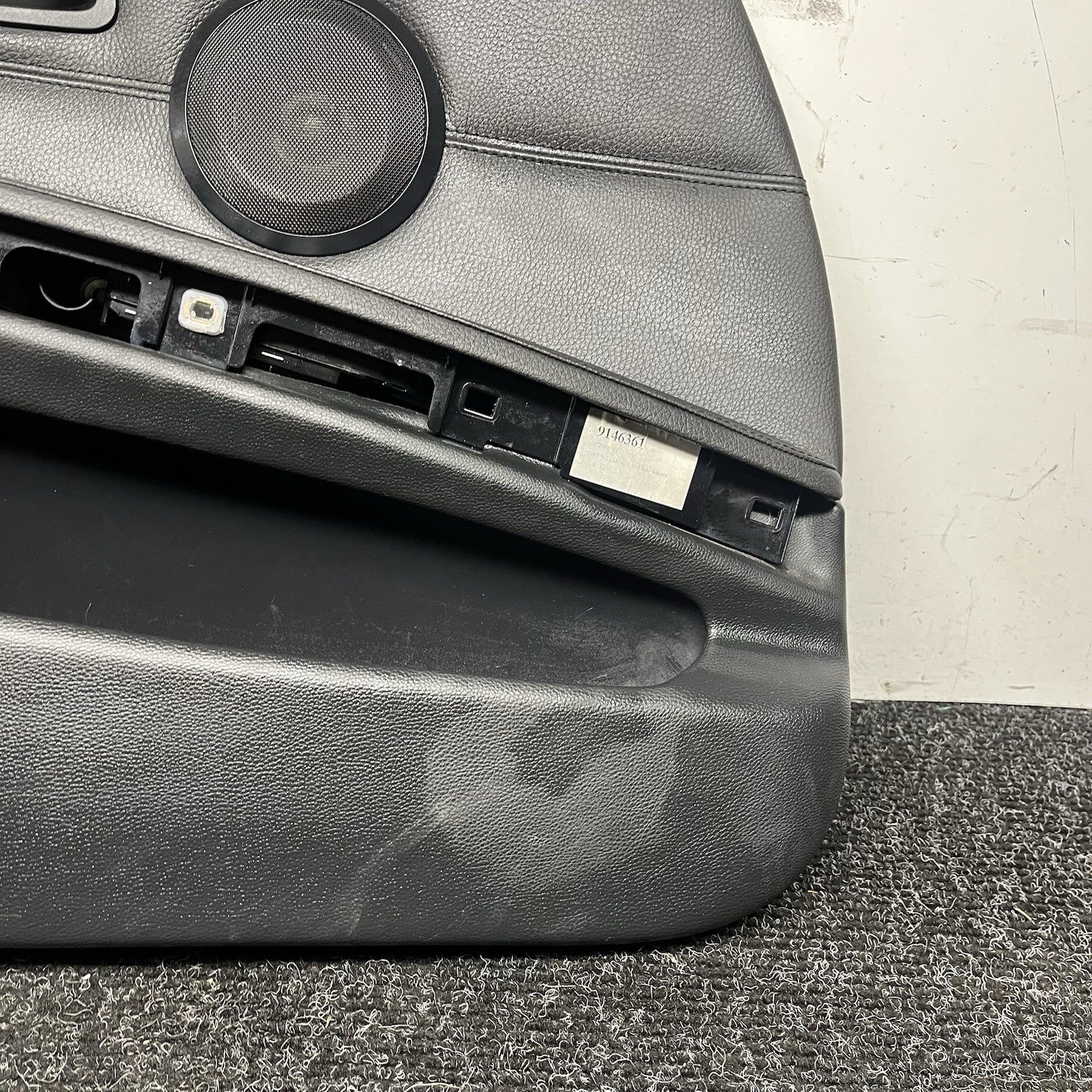 ☑️ 06-12 BMW E90 E91 OEM Driver Front Side Door Panel Cart Leather Black
