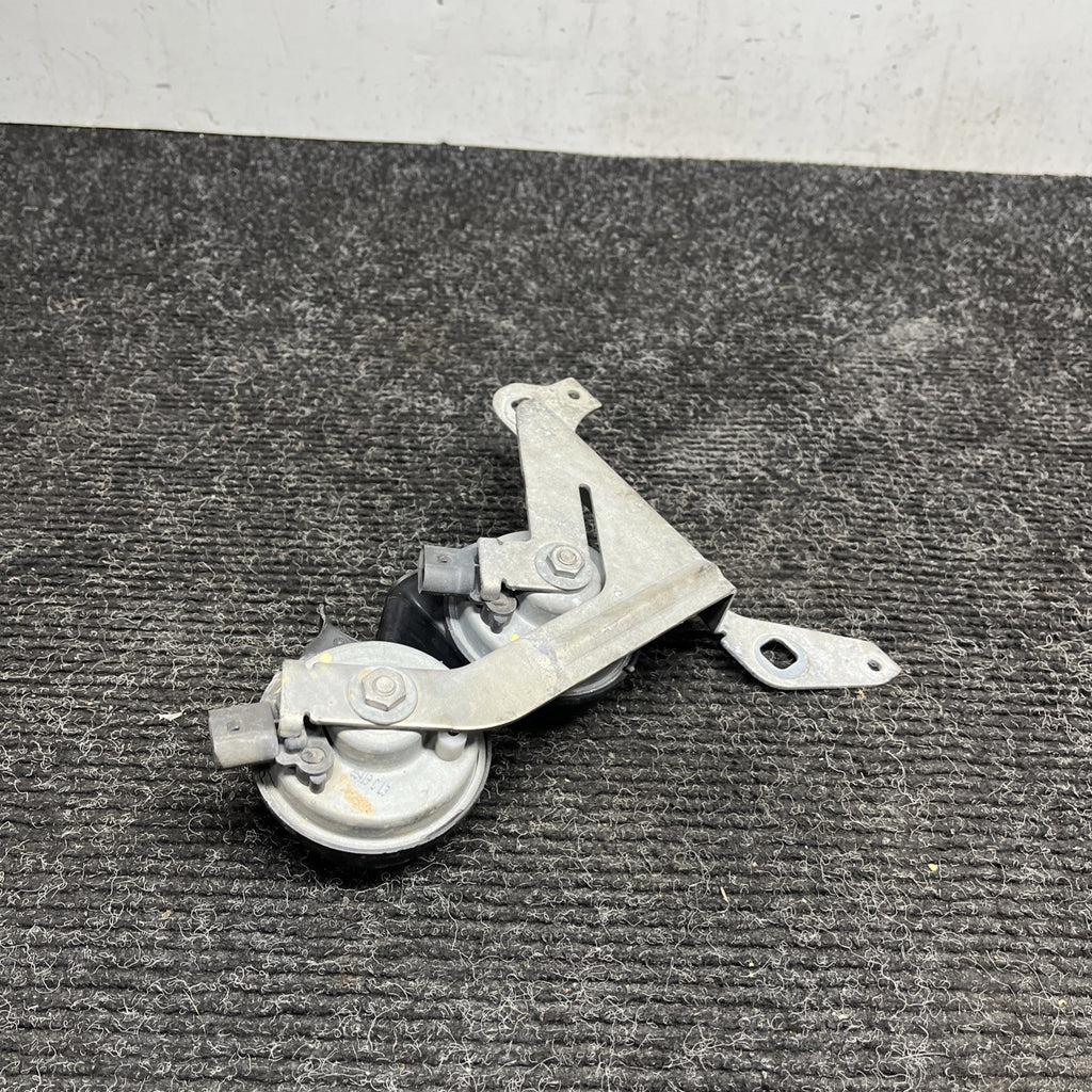 ☑️ BMW 2008-2013 E82 E88 HIGH AND LOW PITCH SIREN ALARM TONE HORN OEM