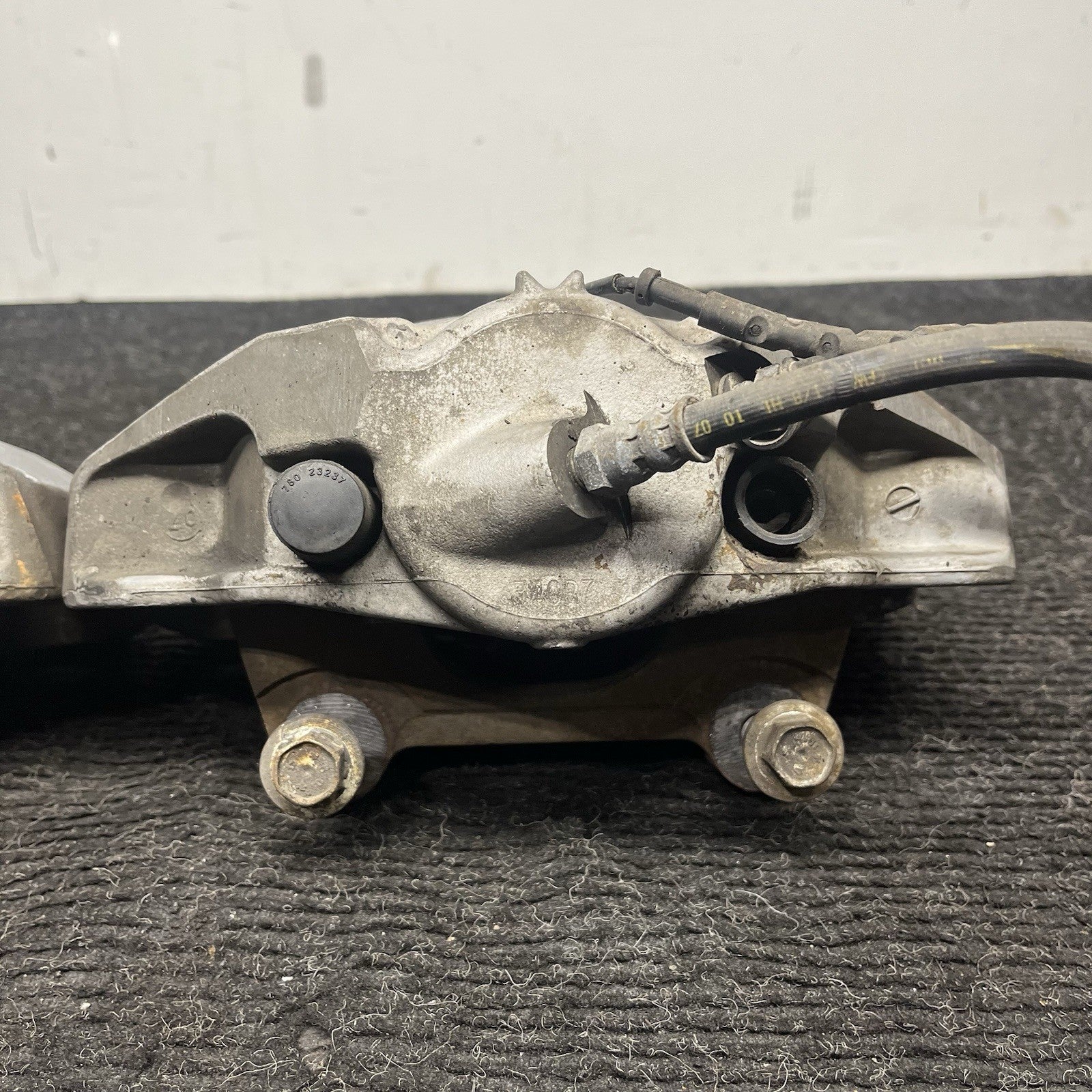 ☑️ 06-11 E90 E91 E92 E93 E84 335 Z4 BMW 335i Front Brake Caliper Set OEM