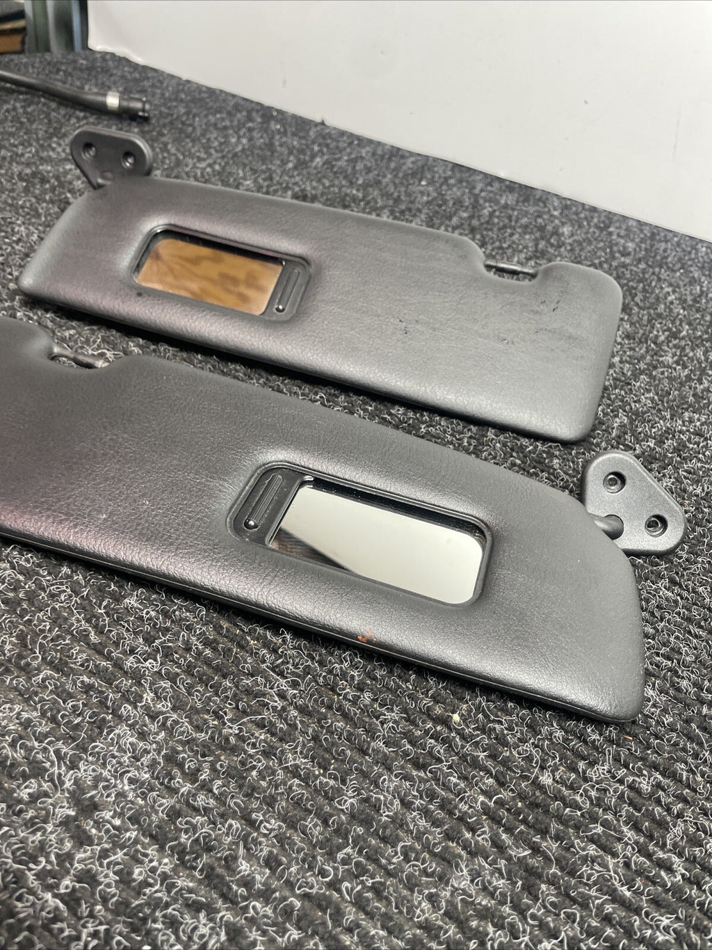 ☑️ 01-06 BMW E46 3-SERIES CONVERTIBLE SET OF 2 FRONT LEFT & RIGHT SUN VISOR OEM