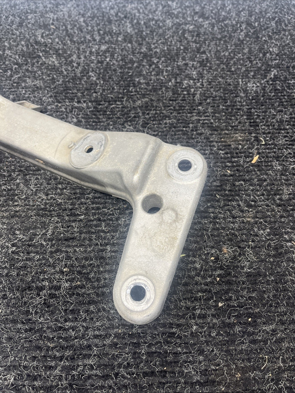 ☑️12-16 BMW F30 F32 RWD AUTOMATIC TRANSMISSION GEARBOX SUPPORT MOUNT BRACKET OEM