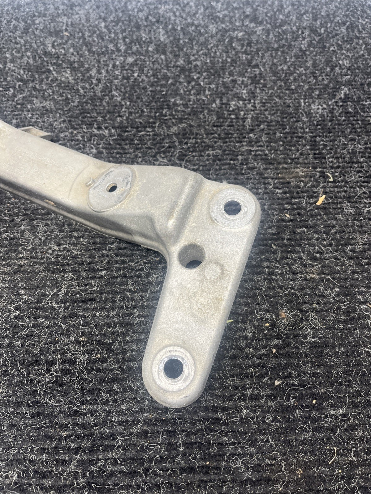 ☑️12-16 BMW F30 F32 RWD AUTOMATIC TRANSMISSION GEARBOX SUPPORT MOUNT BRACKET OEM