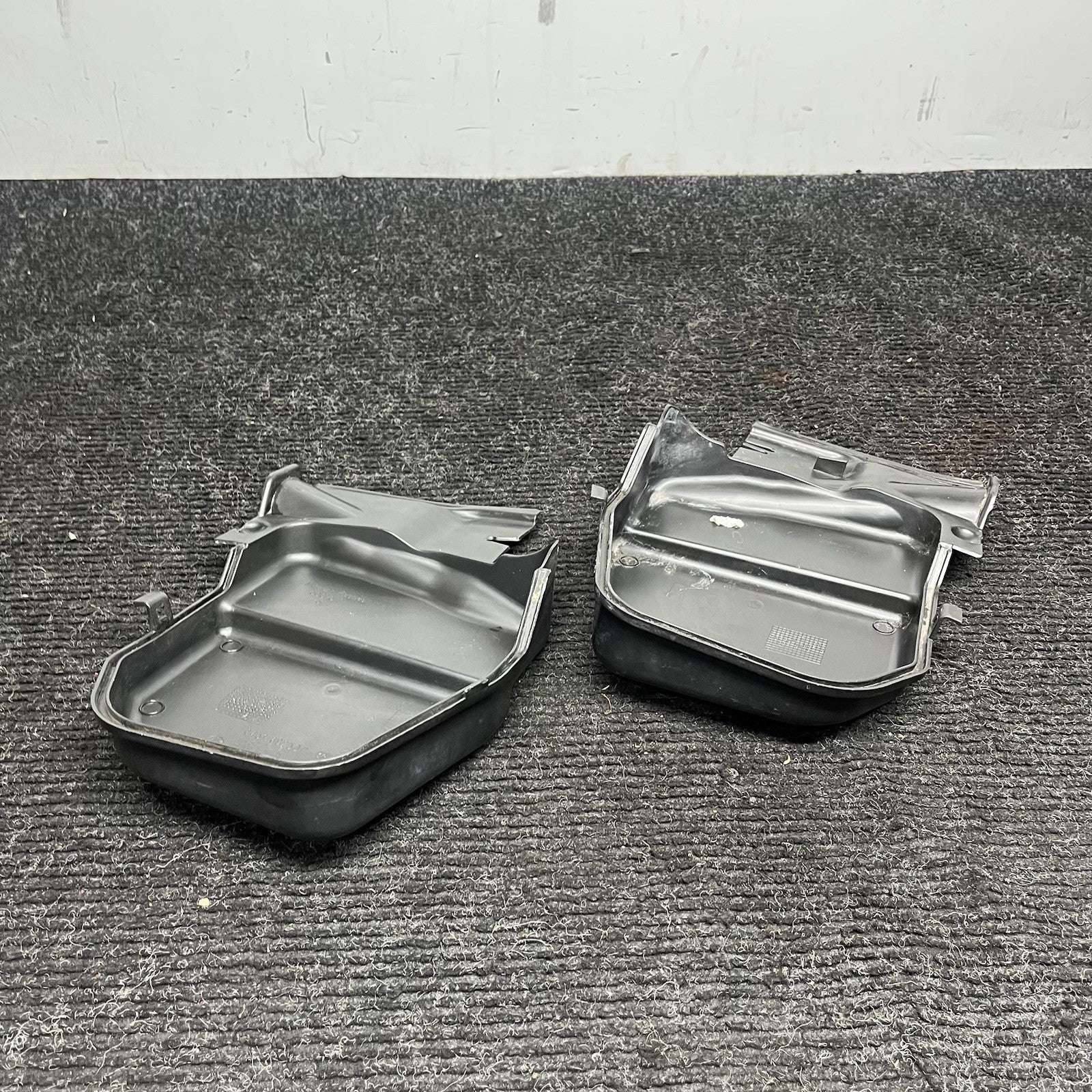 ☑️07-13 BMW 135i 328i 335i E82 E90 E92 E93 CABIN AIR FILTER DUCT COVERS PAIR OEM