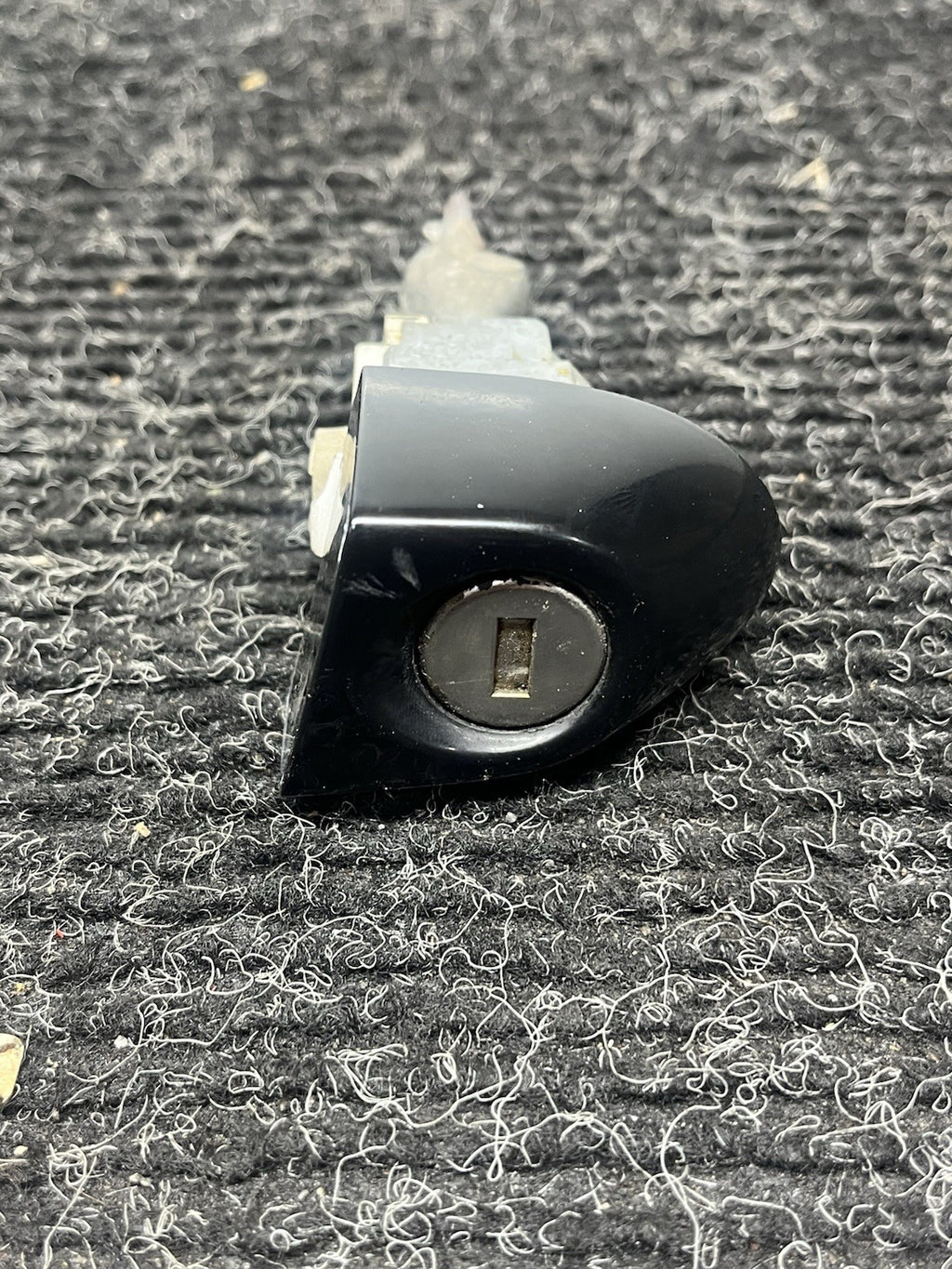 ☑️08-13 OEM BMW E82 E88 128 135 Left Driver Side Door Handle Key Lock Hole Black