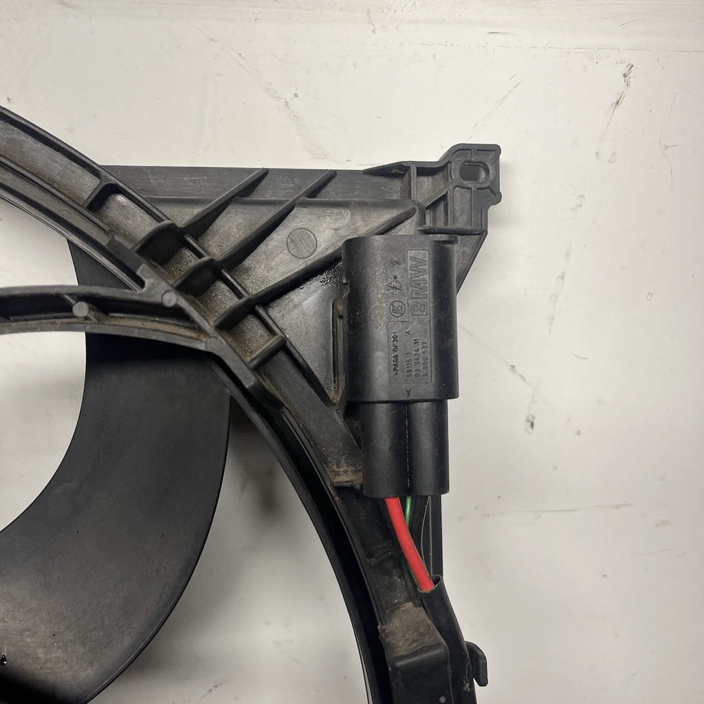 ☑️ BMW E85 Z4 3.0L M54 Engine Radiator Cooling Fan Automatic 600W OEM 113k Miles