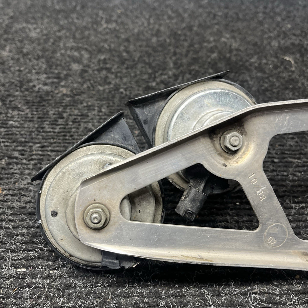 ☑️ BMW E9x M3 Horn Bracket With Horns 61337838541 08-13 E90 E92 E93