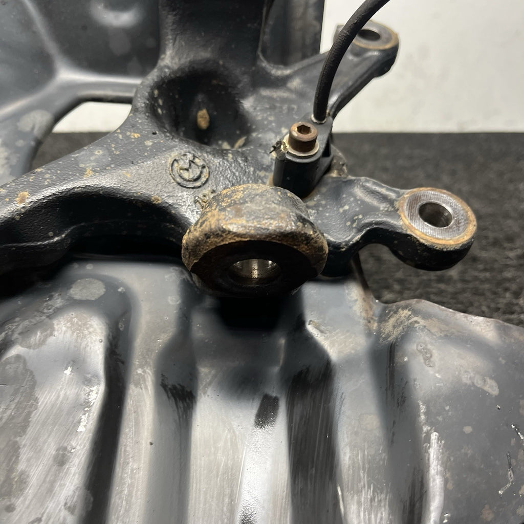 ☑️03-06 OEM BMW E46 330i 330Ci RWD Front Right Spindle Hub Carrier Knuckle