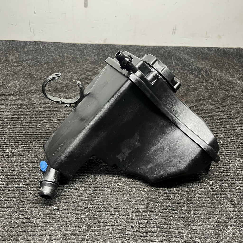 ☑️ 09-11 BMW E90 335d 3.0L Diesel Radiator Expansion Coolant Recovery Bottle OEM