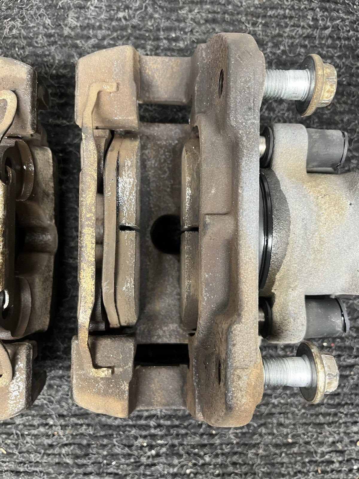 ☑️ 01-06 BMW E46 330i 330Ci RWD FRONT LEFT & RIGHT BRAKE CALIPER SET OEM