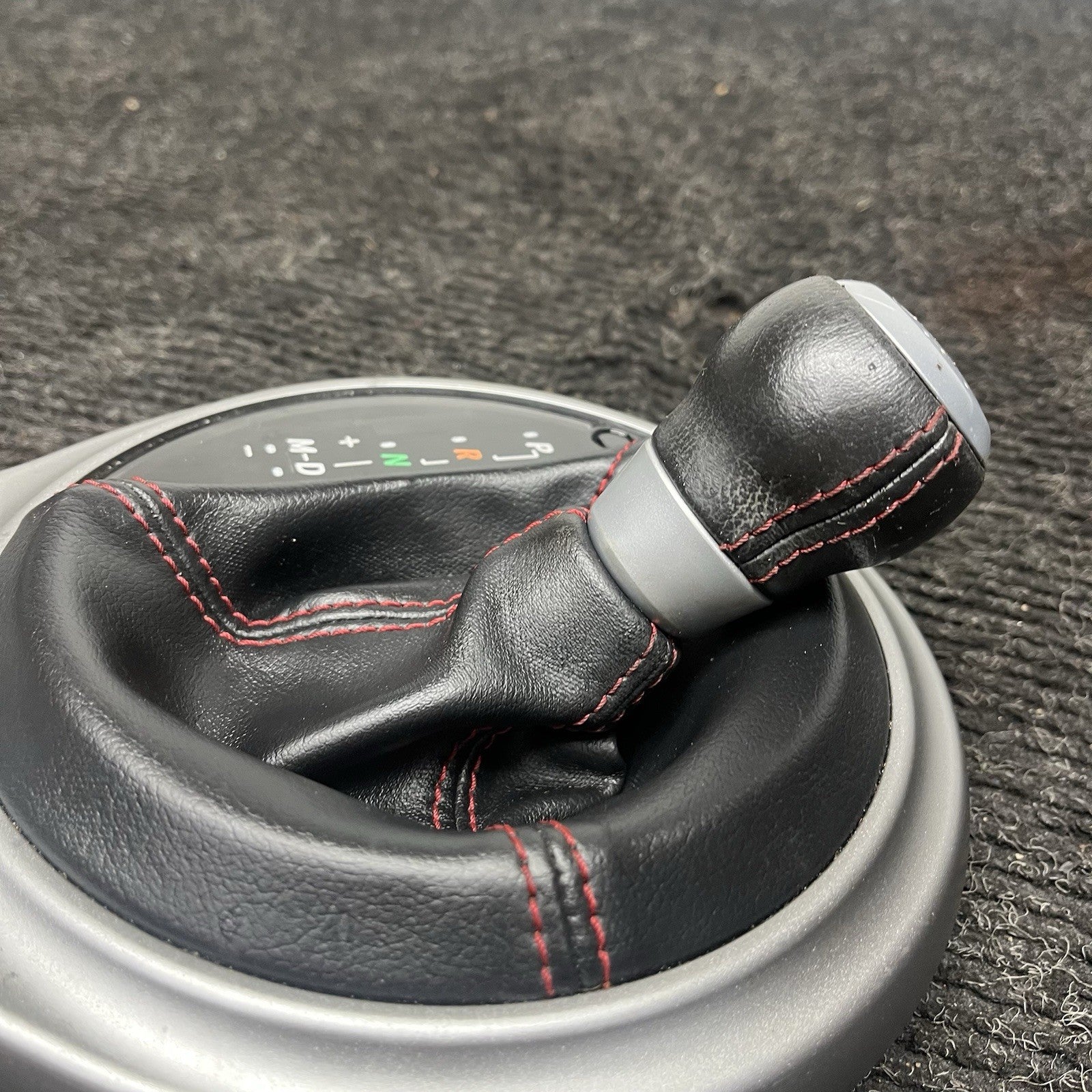 ☑️ 13-20 TOYOTA 86 BRZ FRS AUTOMATIC SHIFTER TRIM LEATHER BOOT RED STITCHING OEM