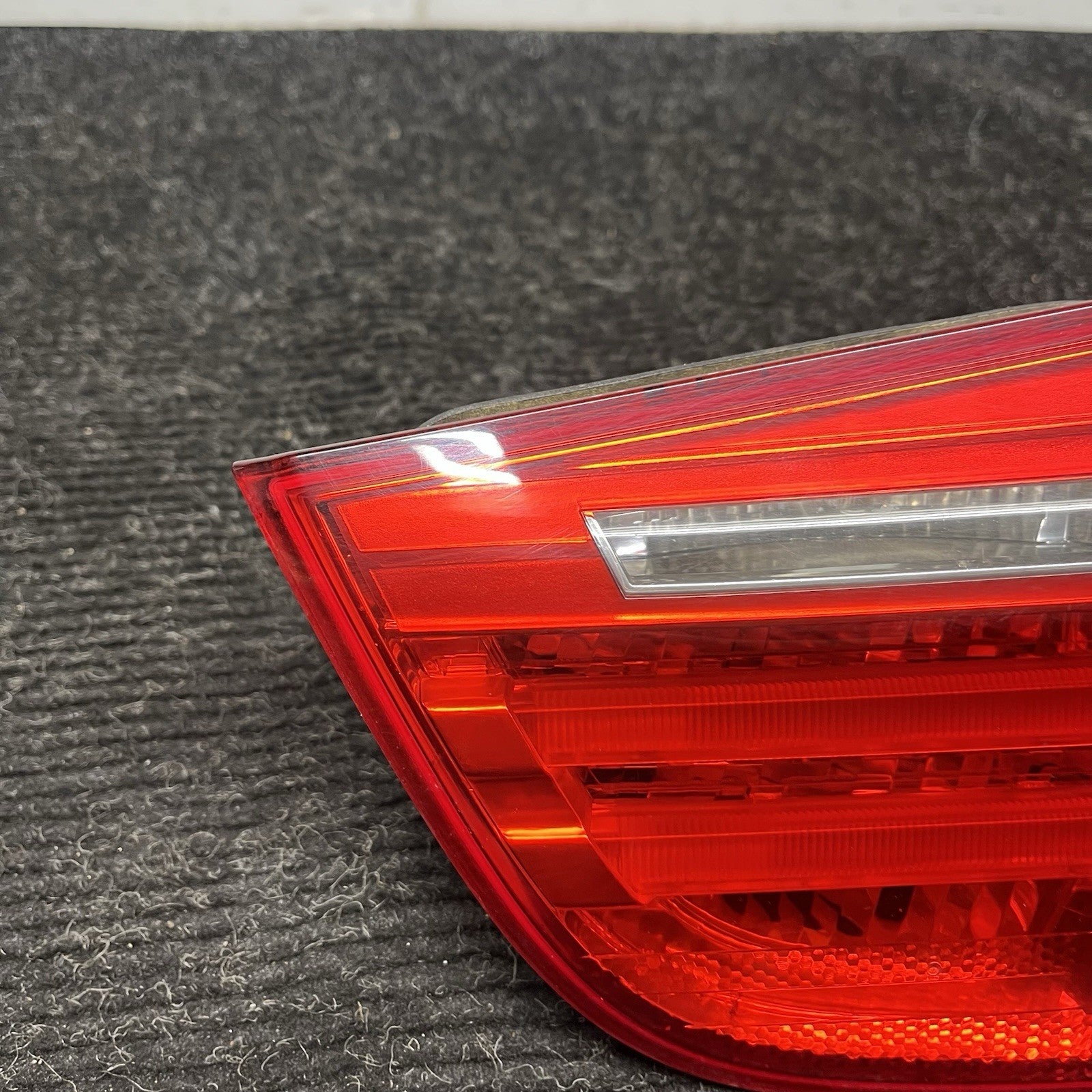 ☑️ 09-11 OEM BMW E90 328 335 M3 LCI Rear Right Passenger Trunk Inner Tail Light