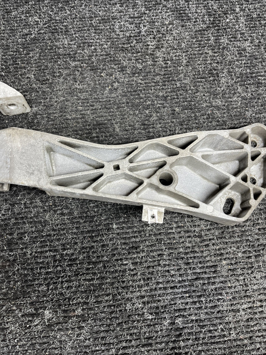 ☑️ 06-19 BMW E92 F30 F32 328XI 335XI 428XI AWD Transmission Mounting Bracket OEM
