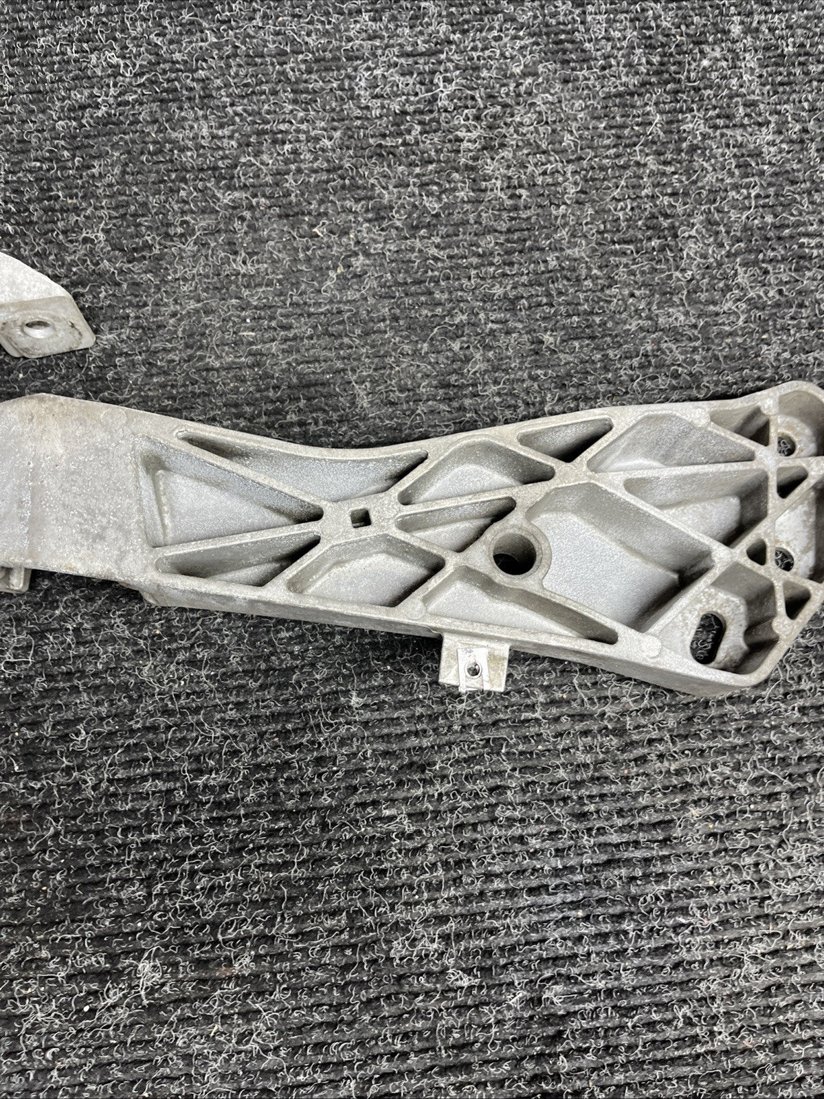 ☑️ 06-19 BMW E92 F30 F32 328XI 335XI 428XI AWD Transmission Mounting Bracket OEM