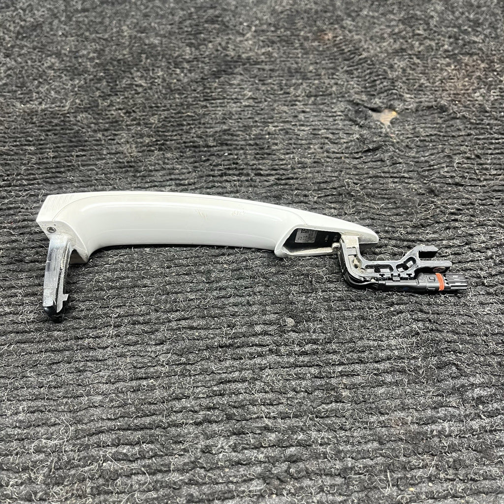 ☑️ 08-10 BMW 135i E82 Front Left Driver Exterior Comfort Door Handle White OEM