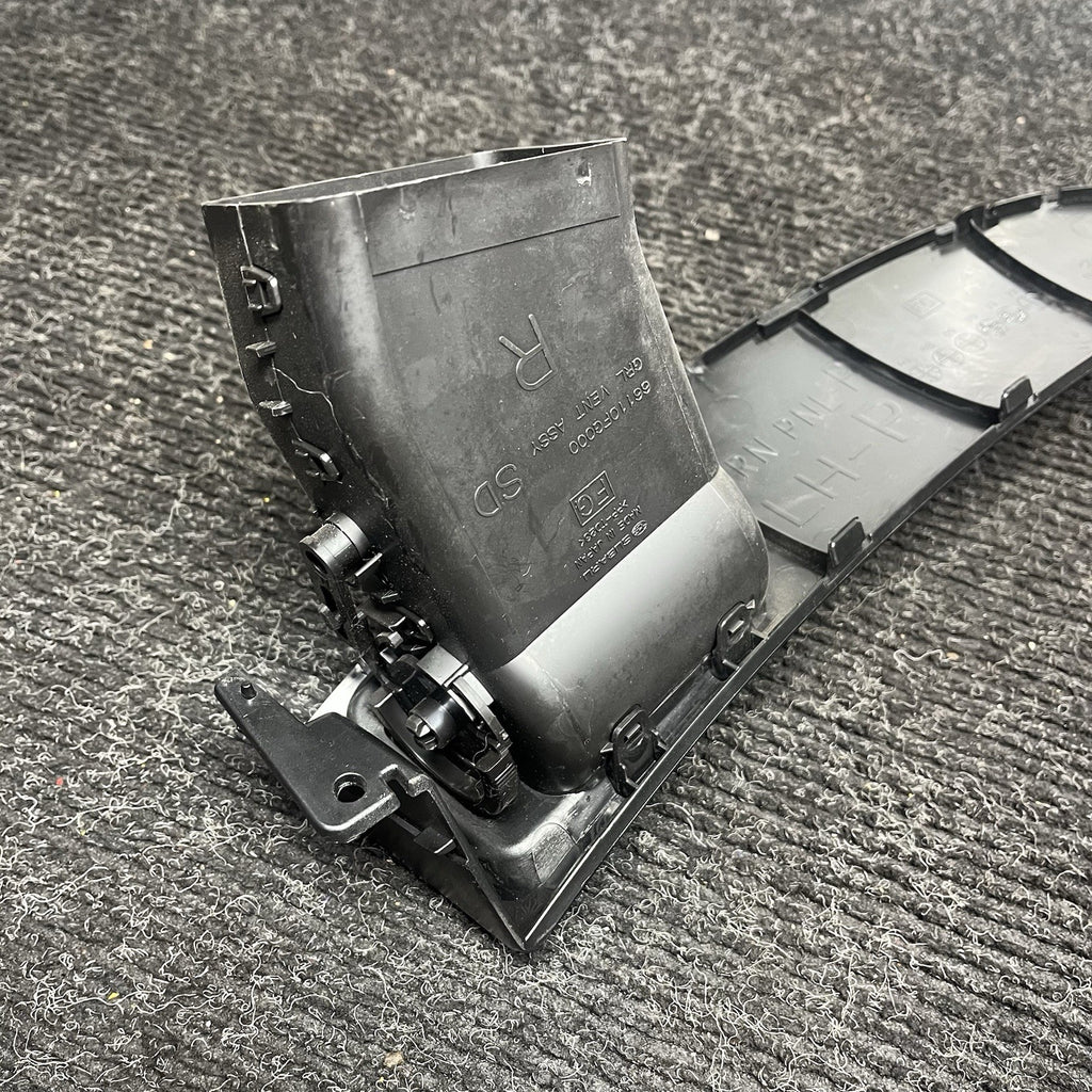 ☑️ 11-14 SUBARU WRX STI OEM DARK GRAY CENTER DASH TRIM W/ HVAC CONTROLS RH VENT