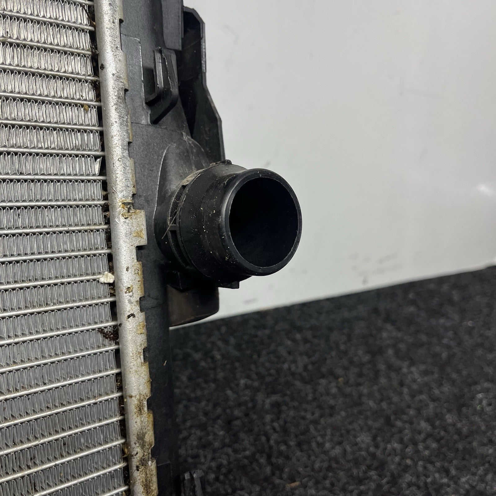 ☑️ BMW 330i 325i 323i E46 Engine Cooling Radiator 3.0L 6 Cylinder Fits 2001-2006