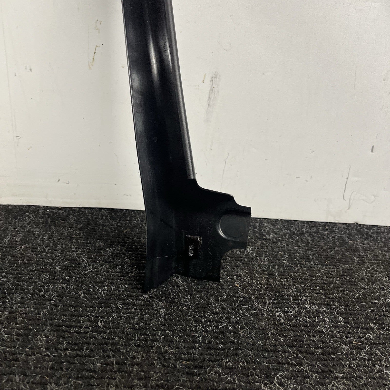 ☑️ 2012-2015 BMW 320i F30 Front Passenger Door Window Frame Trim 7259384 OEM