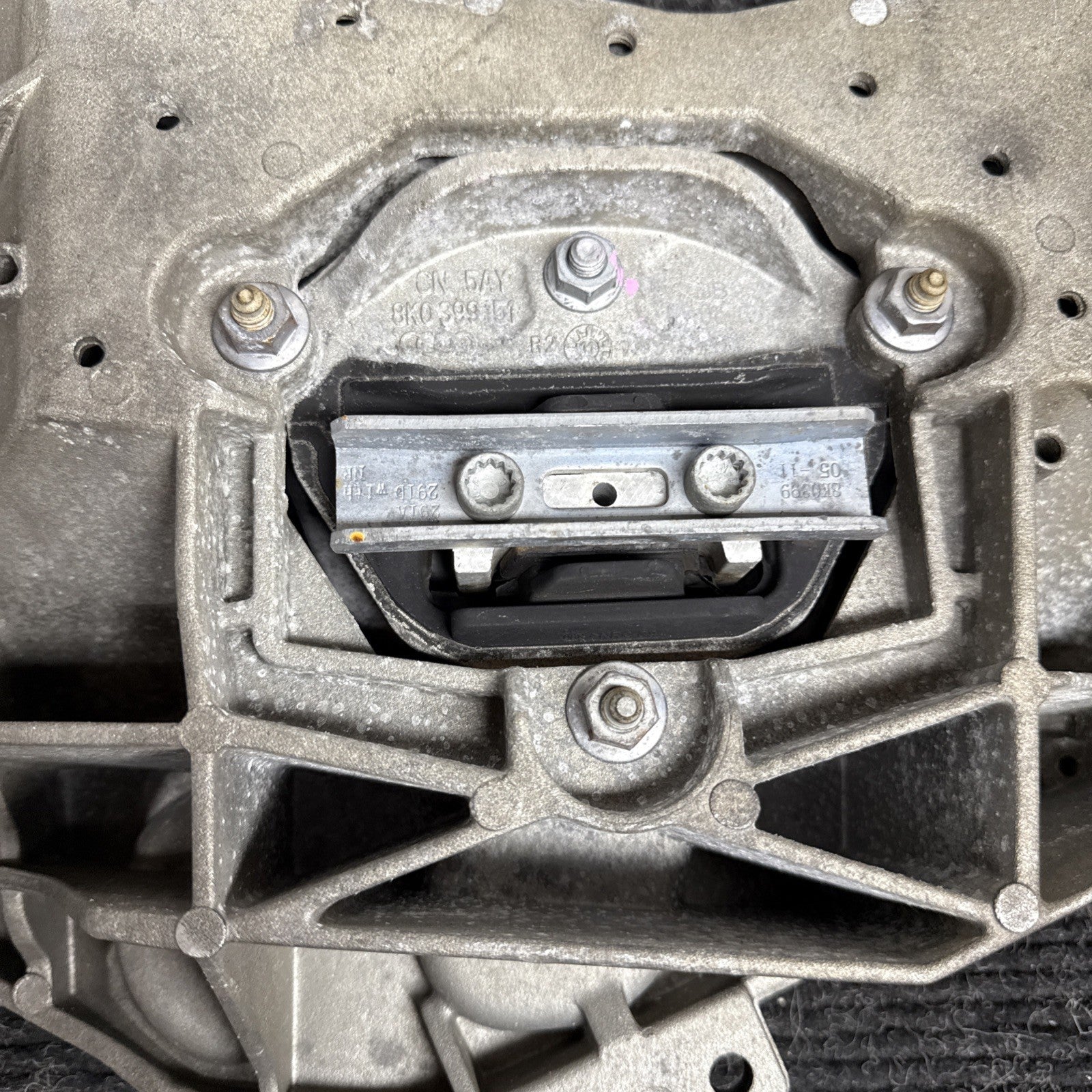 ☑️ 09-16 Audi A4 S4 S5 Q5 OEM Transmission Mount Crossmember Bracket 4H0399263