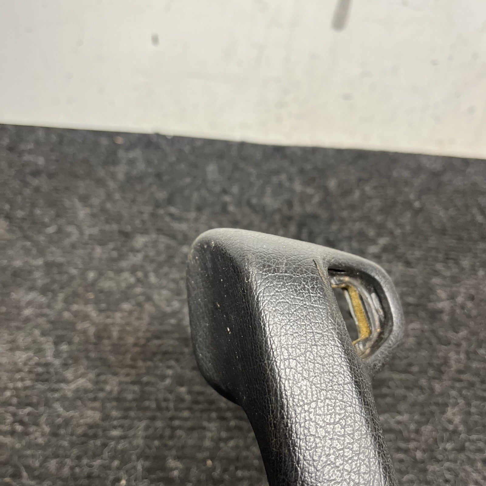 ☑️ BMW E30 3-Series M3 Front Door Armrest Right Passenger Schwarz 1884364