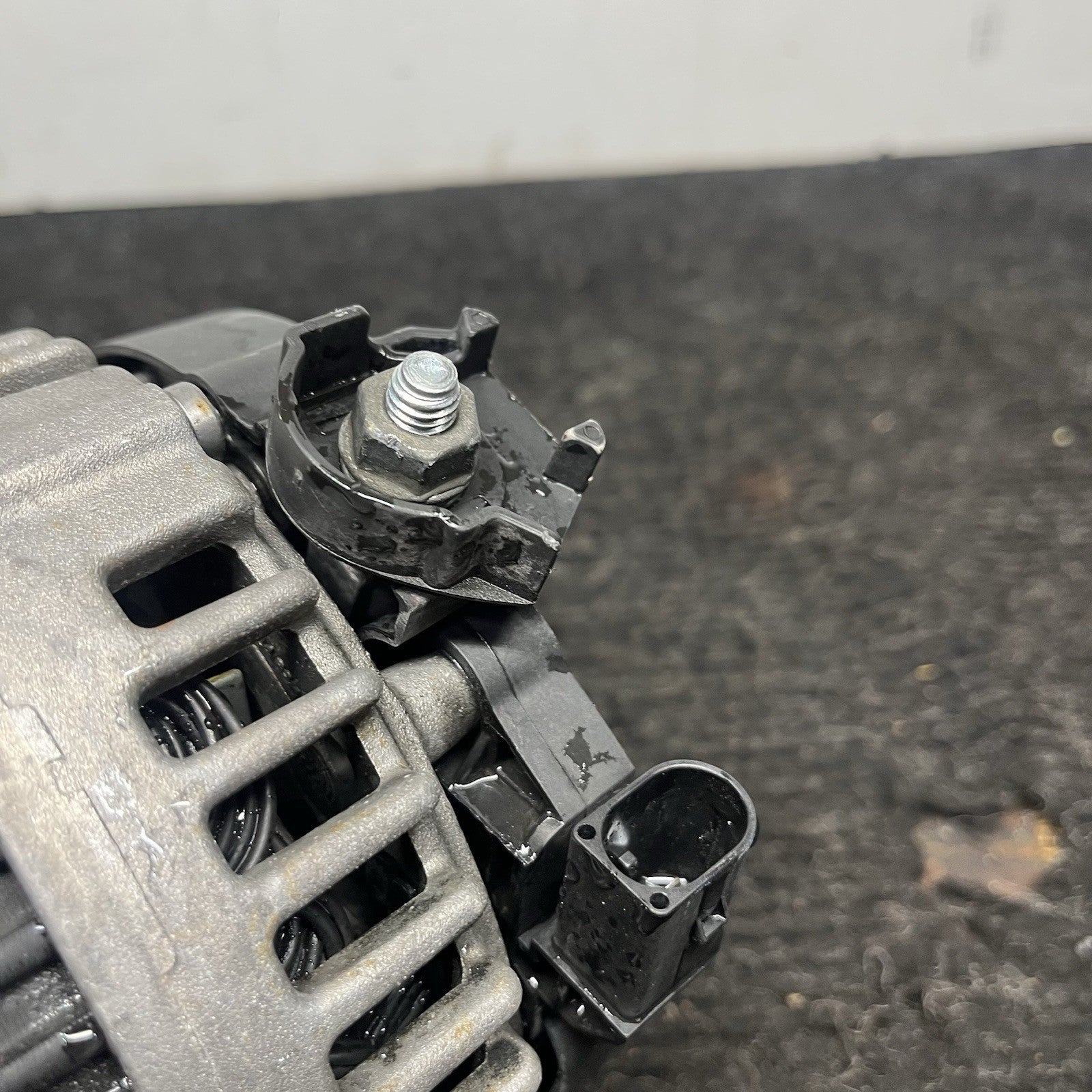 ☑️ BMW E82 E88 E90 E92 E93 335 N54 Charging Alternator Generator 180A BOSCH