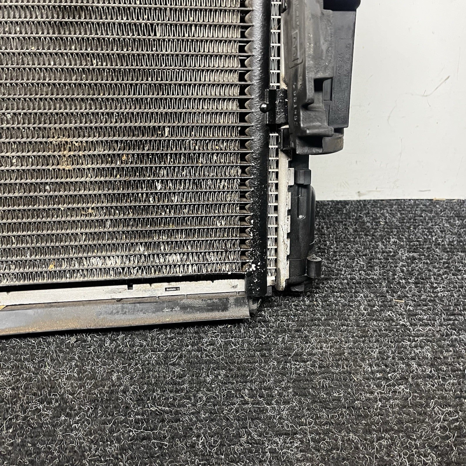 ☑️ BMW 330i 325i 323i E46 Engine Cooling Radiator 3.0L 6 Cylinder Fits 2001-2006