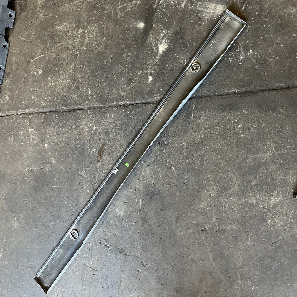 ☑️ 91-99 BMW E36 3 Series M3 Right Passenger Side Skirt Rocker Panel Silver OEM