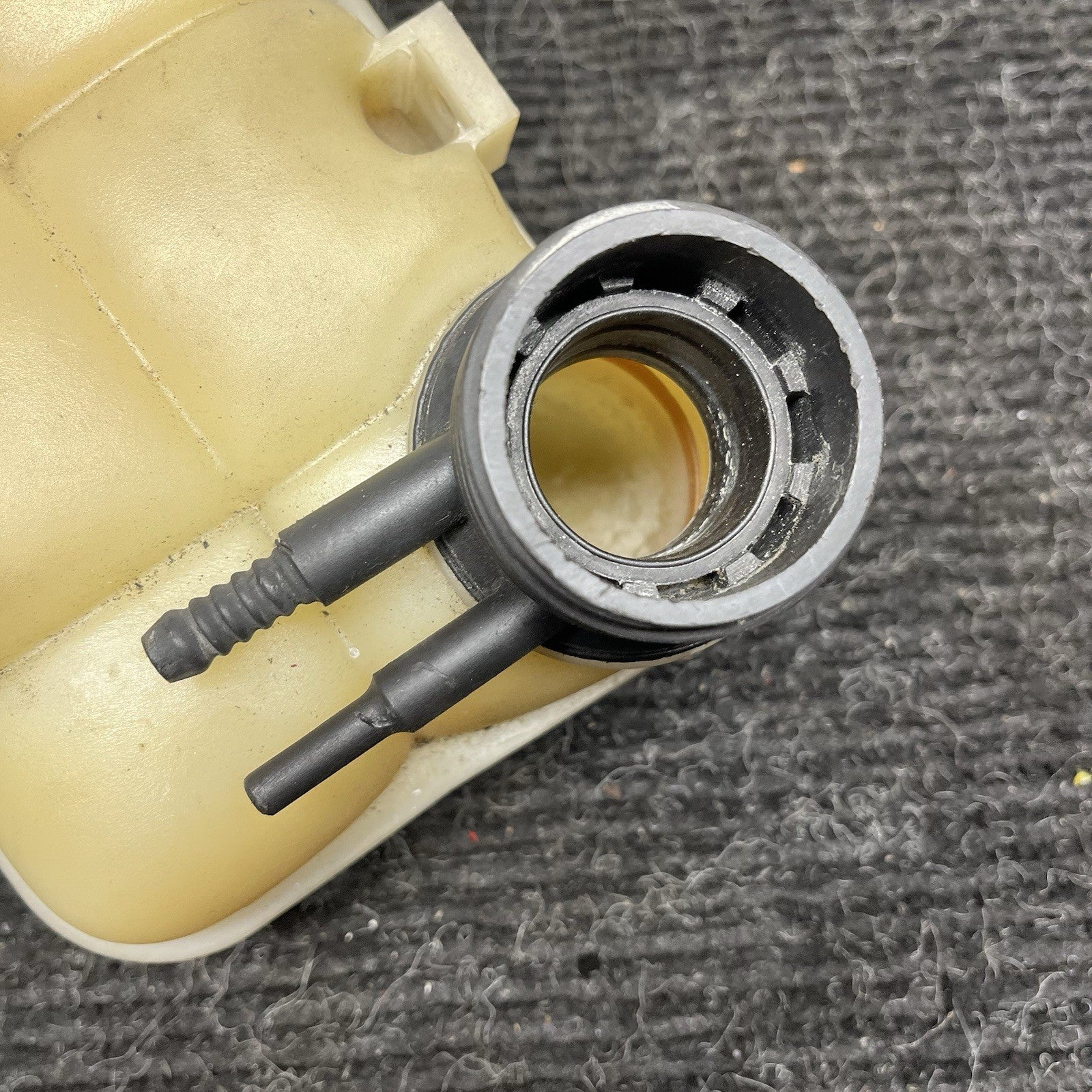 ☑️ 1982-1994 BMW E30 318i 325i 1712641 Coolant Expansion Reservoir Tank OEM