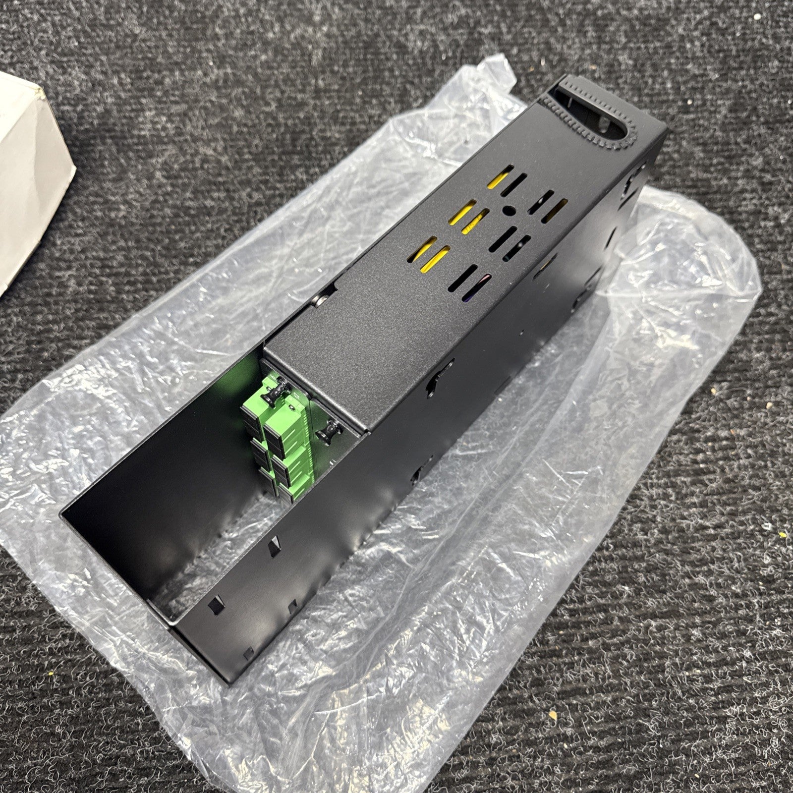 Lynn Electronics 2 LGX 2 Slot Wall Mount Patch Panel - FPP-02-W-18