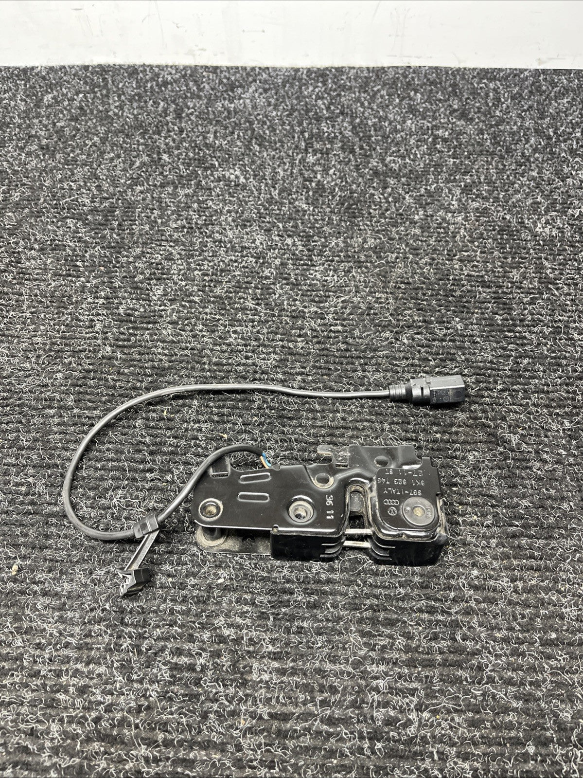 ☑️ 2008-2017 AUDI B8 A4 8T A5 S5 QUATTRO FRONT HOOD LOCK LATCH MECHANISM OEM