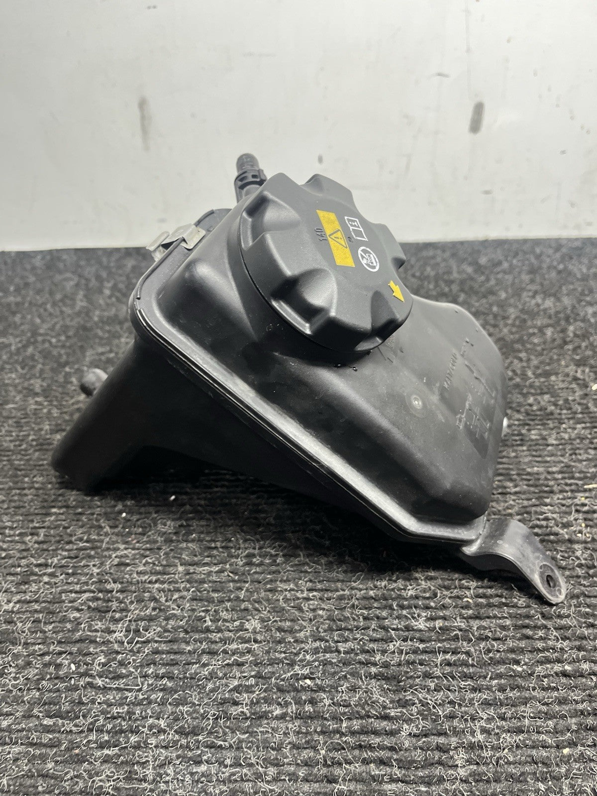 ☑️ 06-13 BMW E82 E88 E90 E92 E93 Radiator Expansion Tank Coolant Reservoir OEM