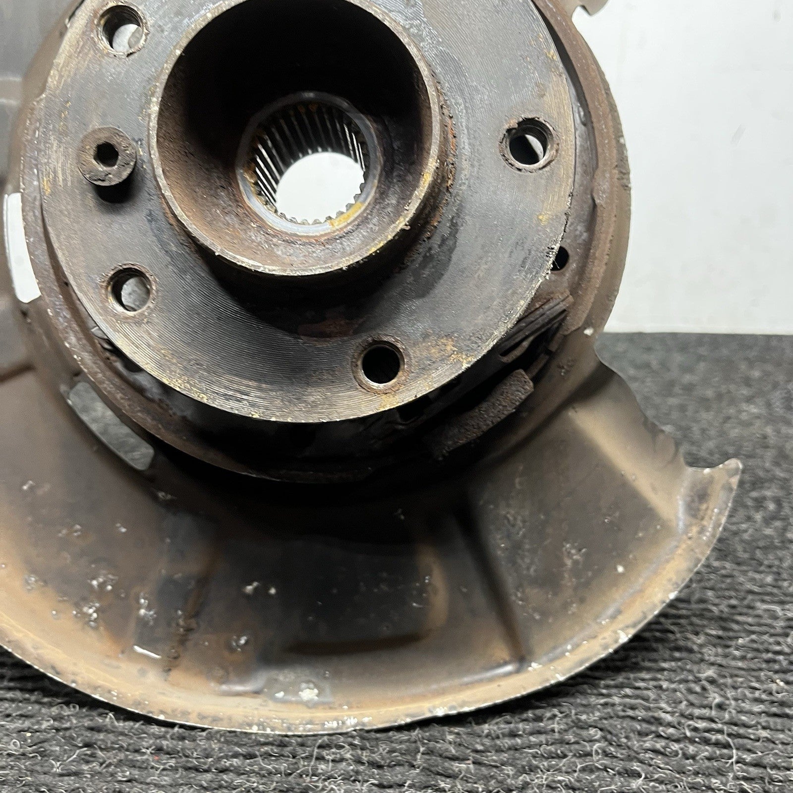 ☑️ 07-13 BMW E82 E88 E90 E92 E93 Rear Passenger Hub Spindle Bearing Knuckle OEM