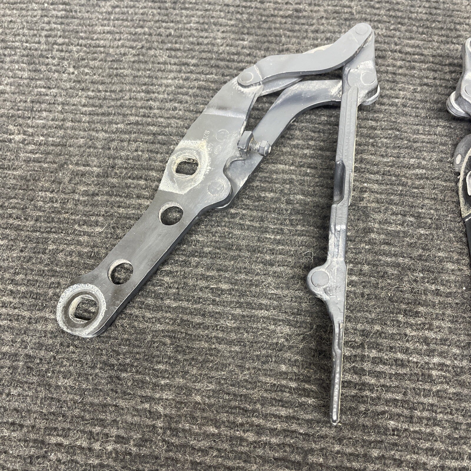 ☑️ 99-06 BMW E46 330i 325i Ci Xi M3 HOOD BONNET HINGE SET LEFT & RIGHT OEM