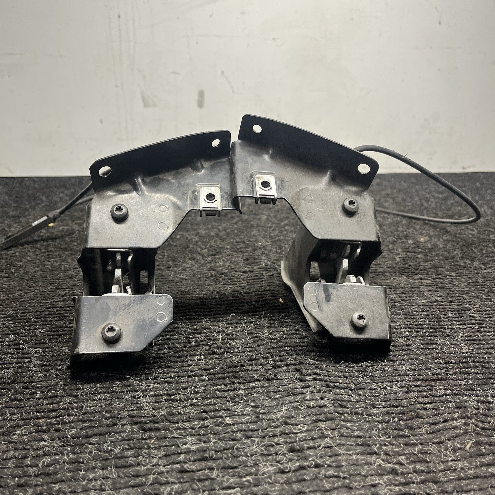 ☑️ 2007-2013 BMW 3 Series Hood Catch Lock Latch BMW E92 335i Coupe RH LH OEM