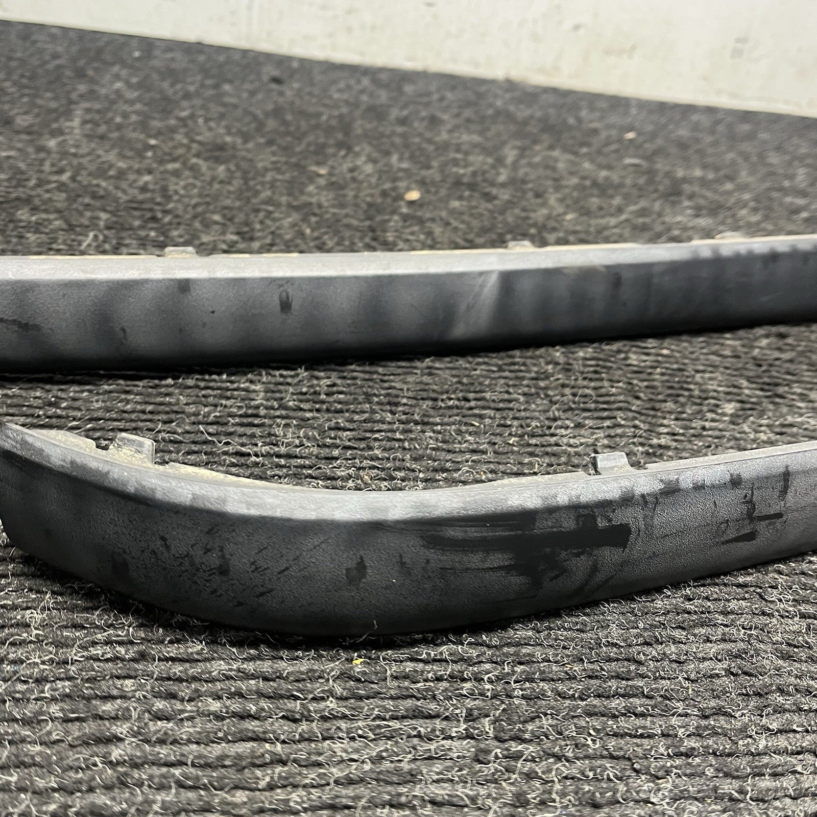 ☑️ 2002 BMW 325I E46 SEDAN REAR BUMPER TRIM MOLDING LEFT RIGHT CENTER 7030603