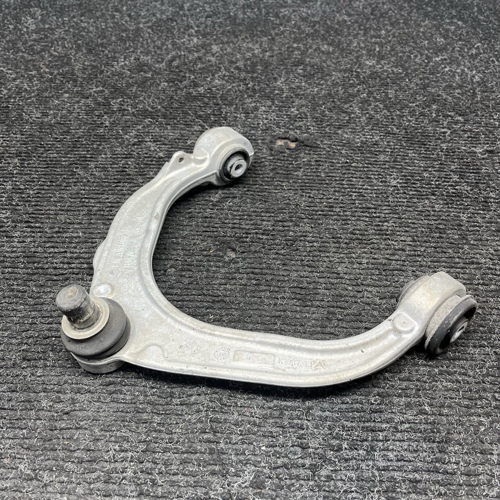 ☑️ 07-13 BMW X5 E70 LCI AWD FRONT RIGHT PASSENGER UPPER CONTROL ARM SUPPORT OEM