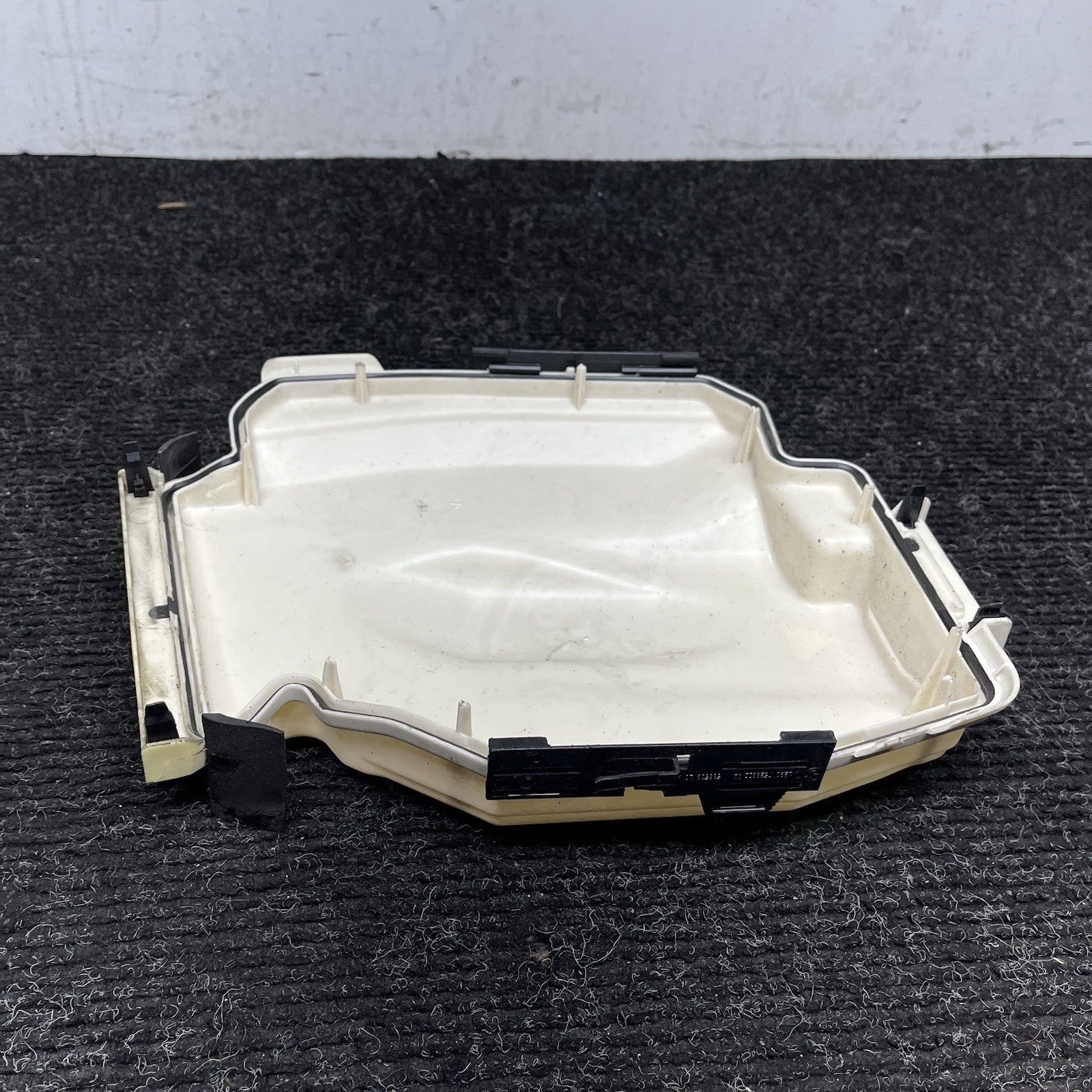 ☑️ BMW E88 E82 E90 E92 E84 DME ECU Electronic Computer Box Top Cover Housing OEM