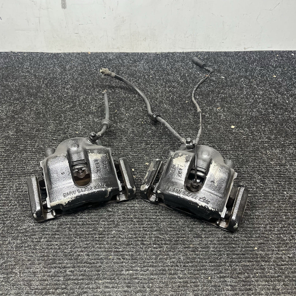☑️ 03-05 BMW E85 Z4 RWD SET OF 2 FRONT LEFT & RIGHT BRAKE CALIPER OEM *NOTE*