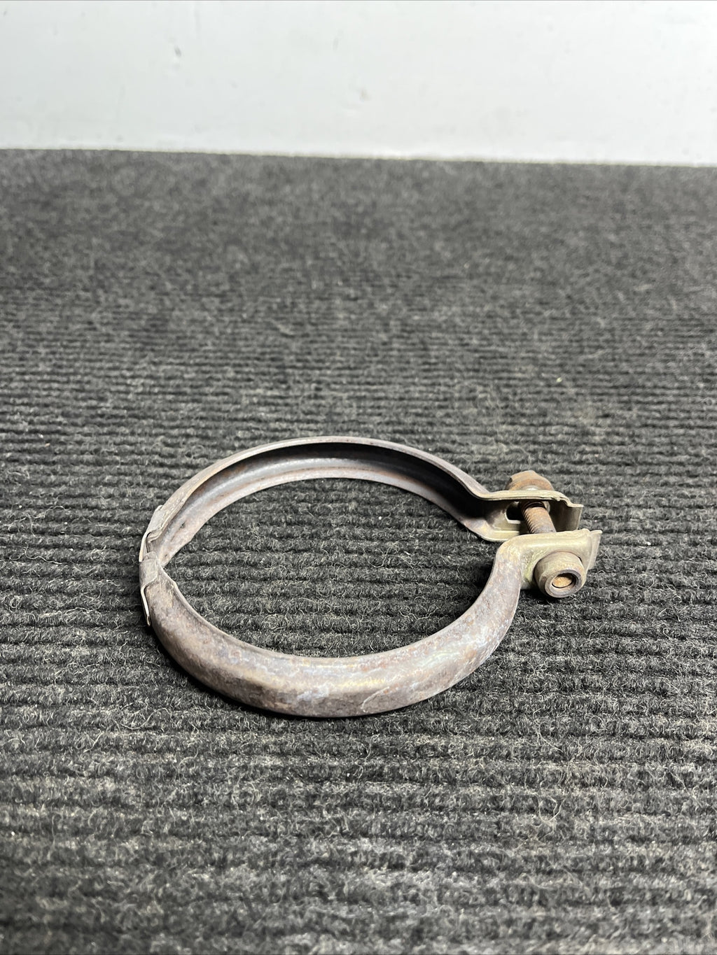 ☑️ 2008-2013 BMW 135I - OEM Exhaust Clamp 7553602