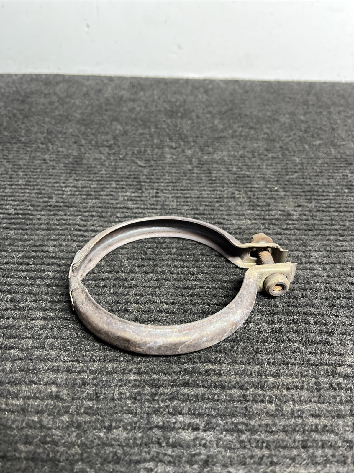 ☑️ 2008-2013 BMW 135I - OEM Exhaust Clamp 7553602