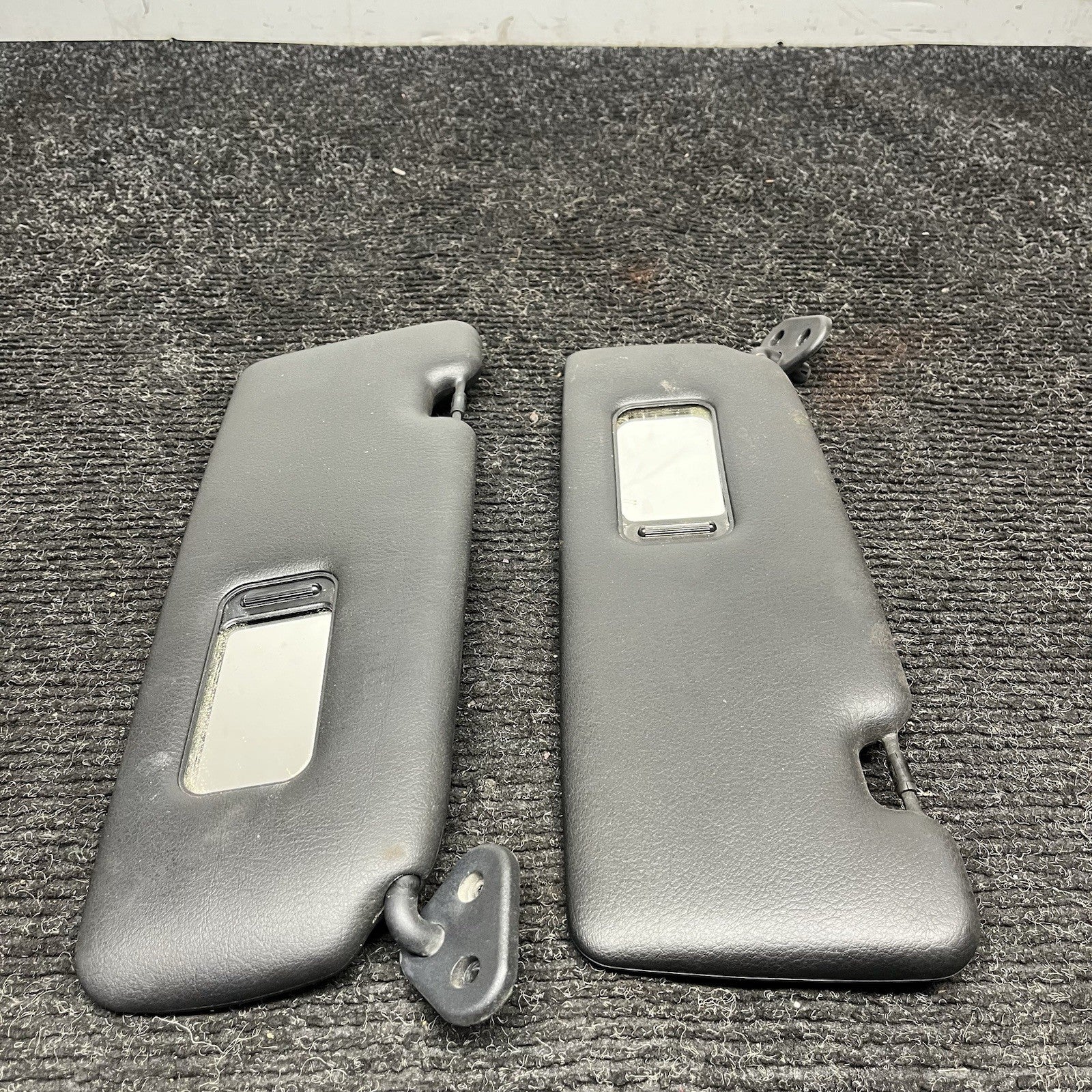 ☑️ 2003 BMW E46 330ci CONVERTIBLE LEFT & RIGHT SUN VISORS SET PAIR BLACK OEM