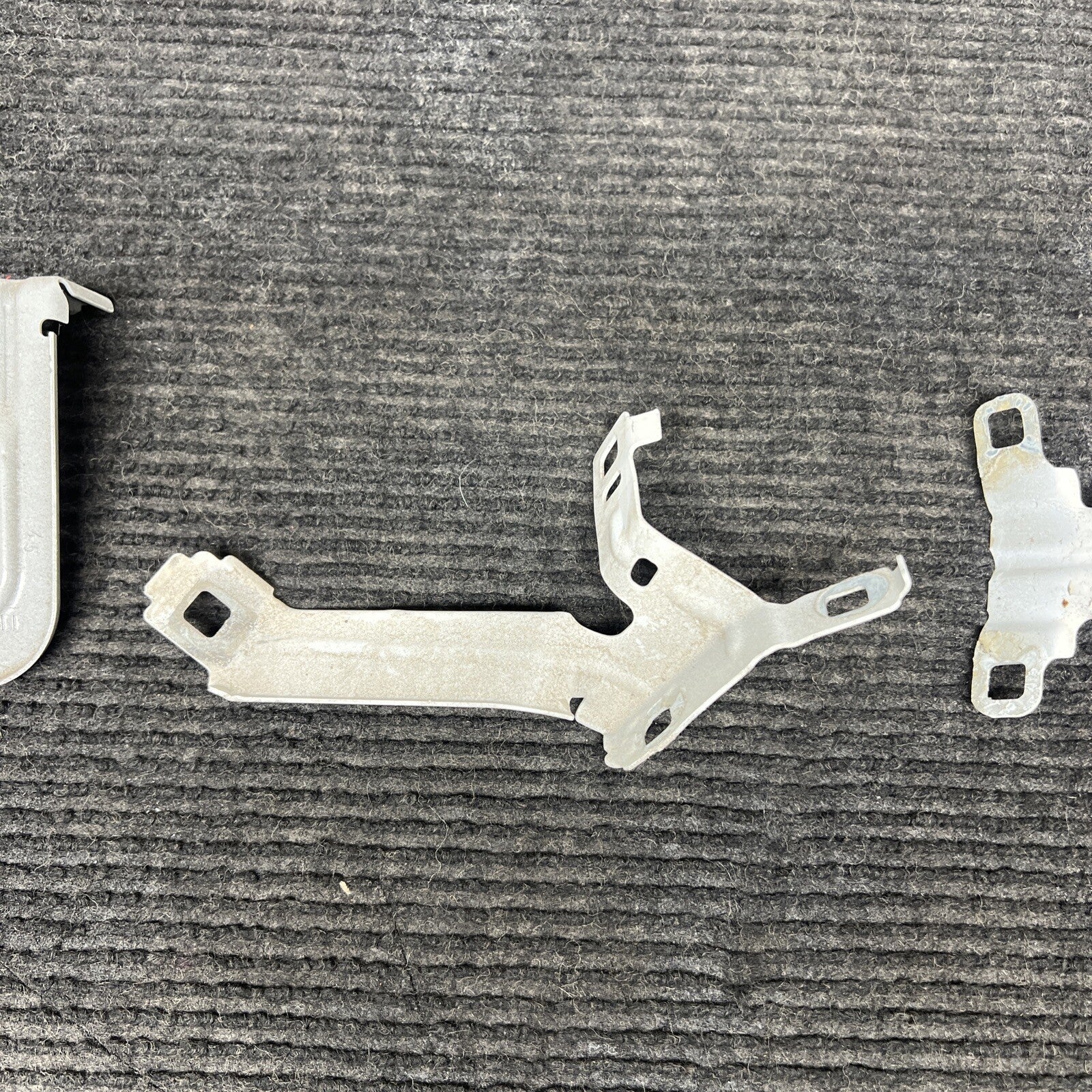 ☑️ 14-20 OEM BMW F22 F23 230 M235 Front Left Fender Wing Holder Brackets SET (3)