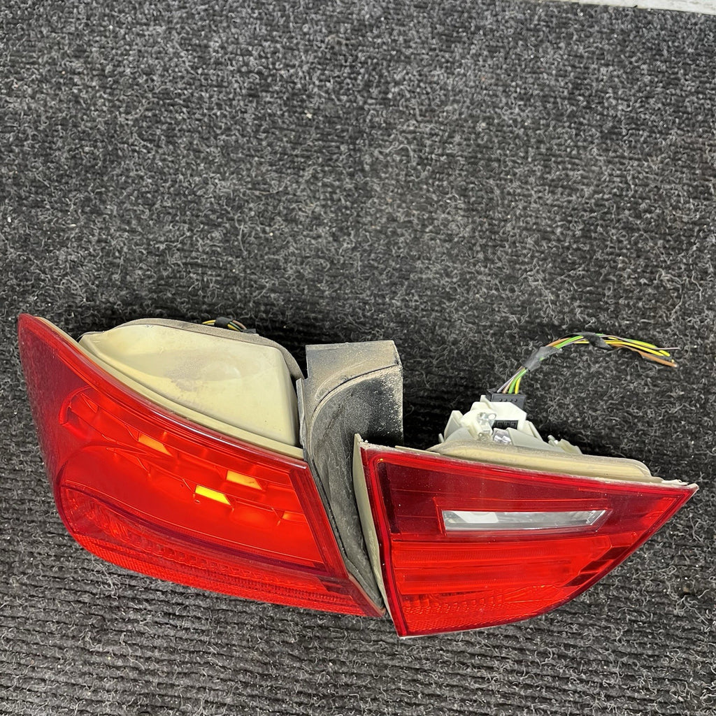 ☑️ BMW E90 335i 328i 2009-11 LCI Tail Light Set Inner & Outers USED OEM