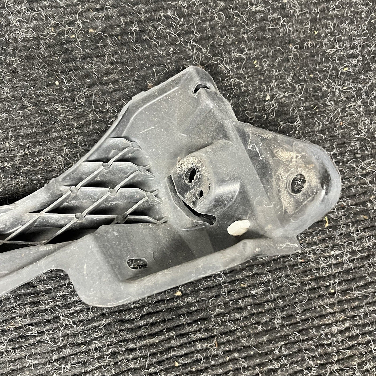 ☑️ 2013 Subaru FRS Passenger FR Headlight Bracket Assembly Trim OEM