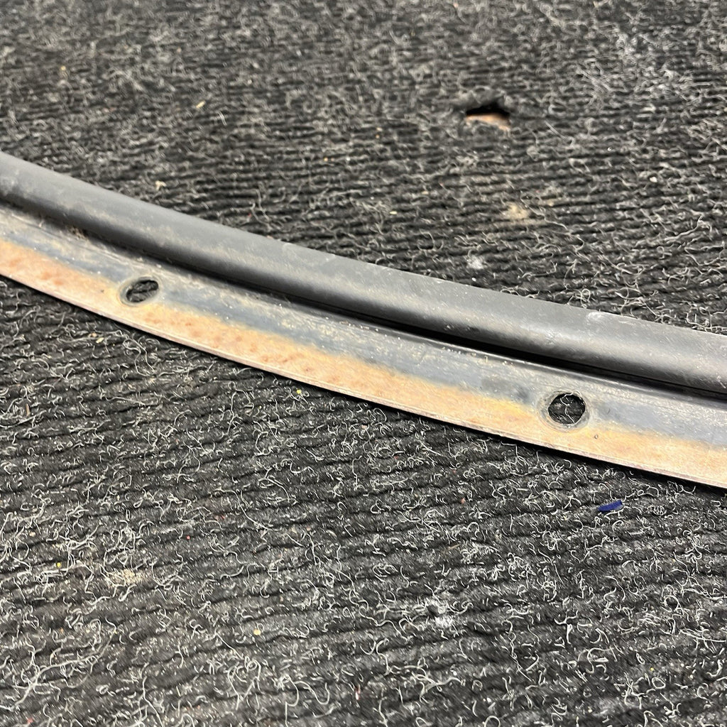 ☑️ 03-08 BMW Z4 E85 E86 Front Supporting Ledge Panel Cover Mount 51117044238 OEM